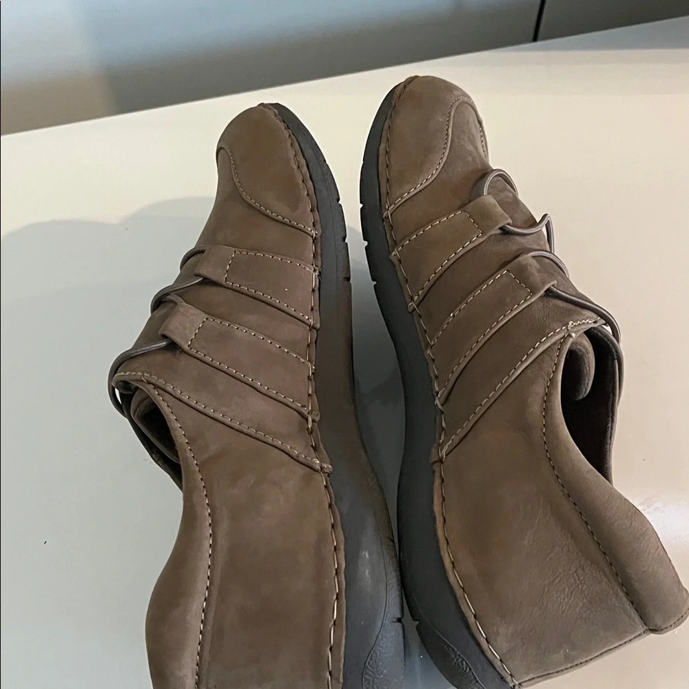 Earth Origins stylish taupe